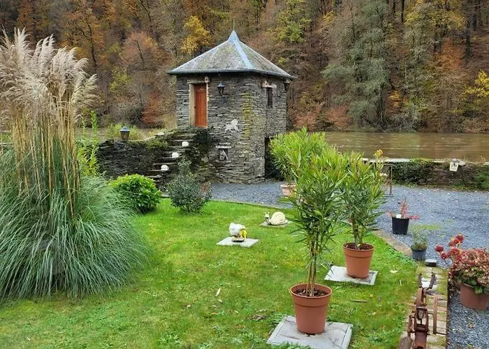 La Ferme De La Semois Au Bord De L'eau 7 *